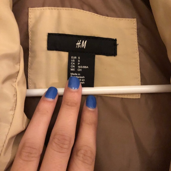 NWOT: H&M Tan Puffer Vest w/ Hidden Hood - Picture 2 of 2